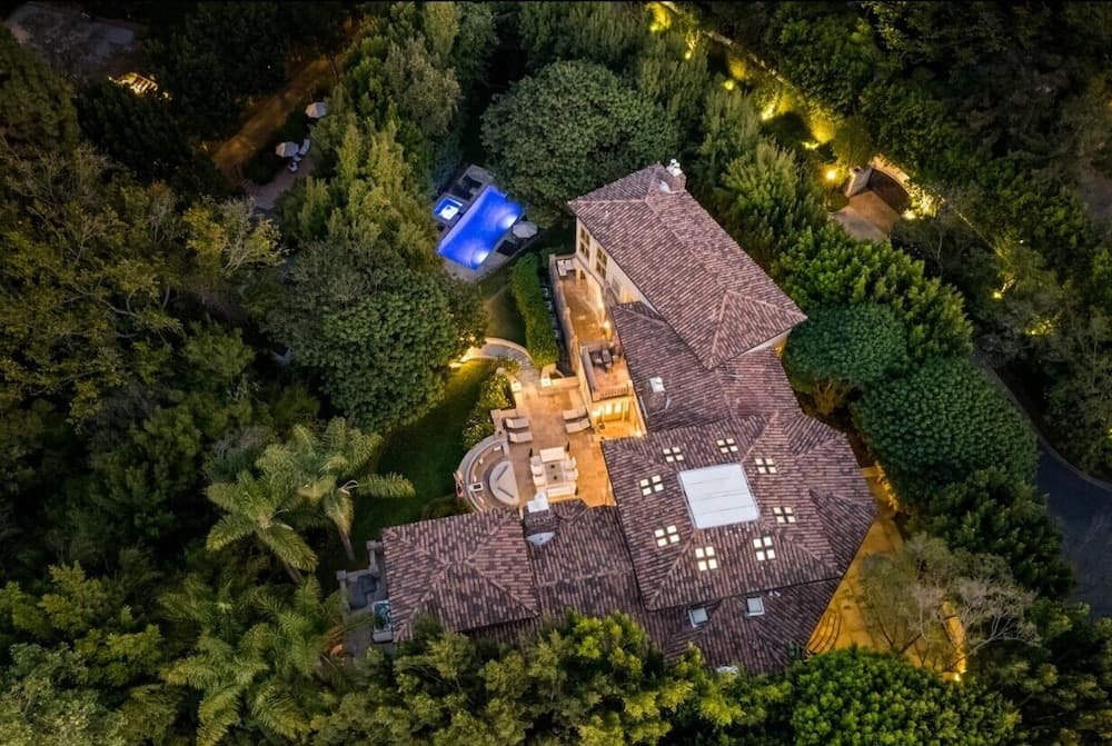 Carolwood - Modern Tuscan Villa With Rolling Lawns and Loggia in Holmby Hills