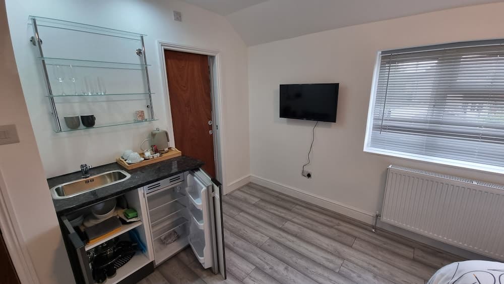 St Albans Stylish Suite With Kitchenette