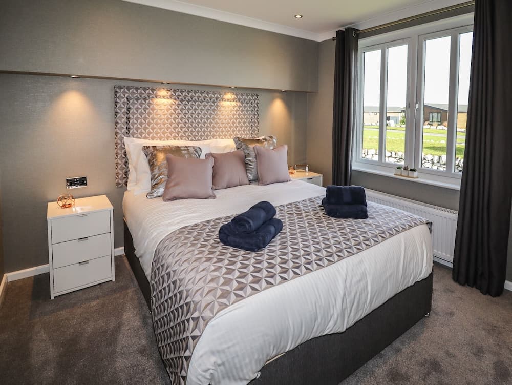 28 Delamere Point