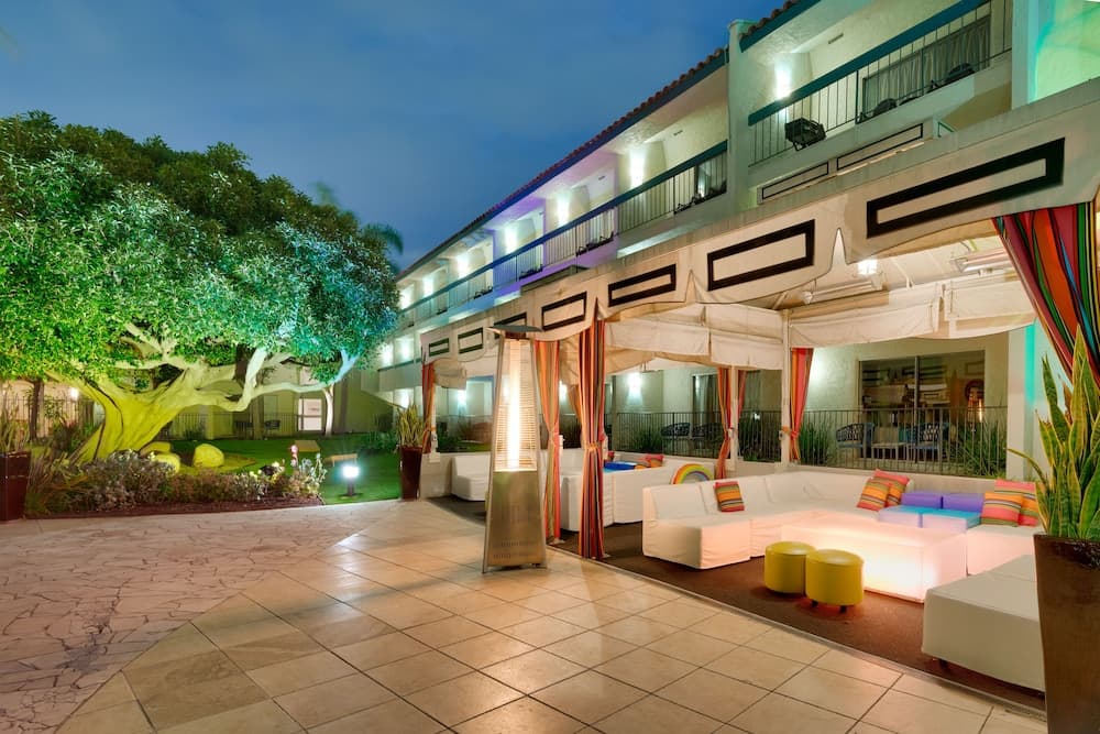 Atrium Hotel at Orange County Airport