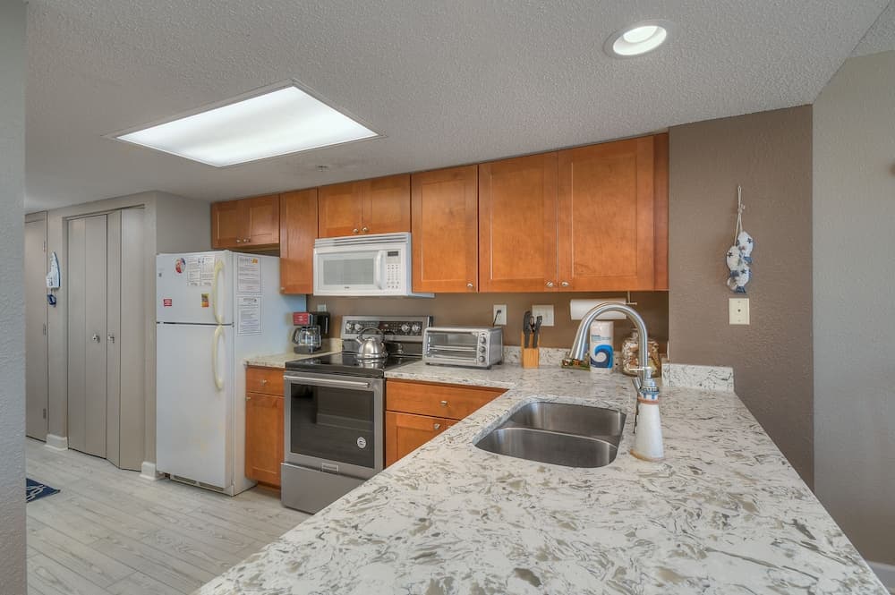 Roxanne Towers by Elliott Beach Rentals