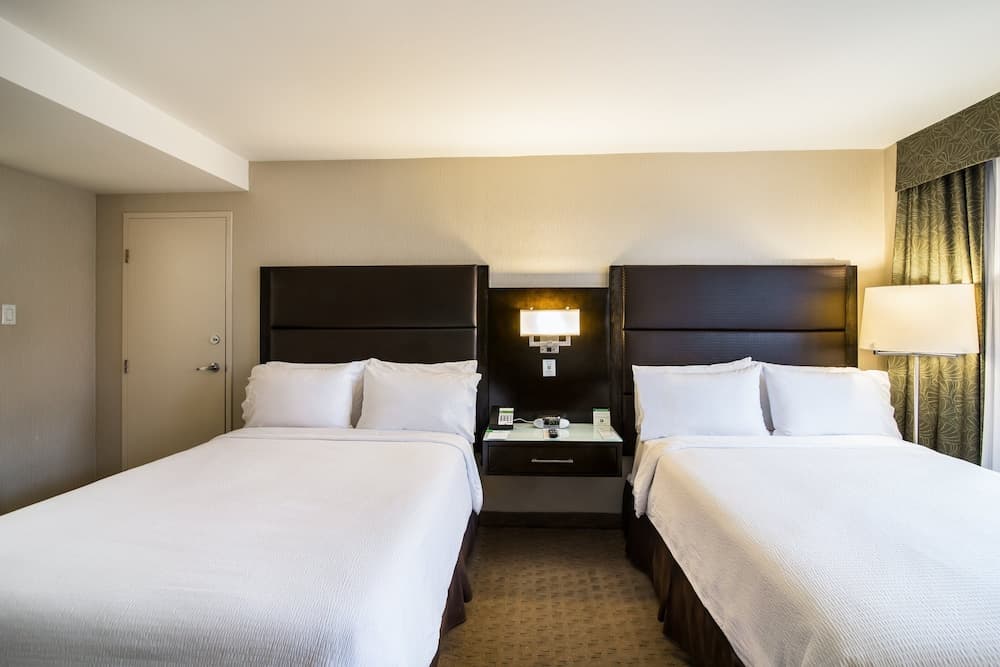 Holiday Inn Vancouver Centre by IHG