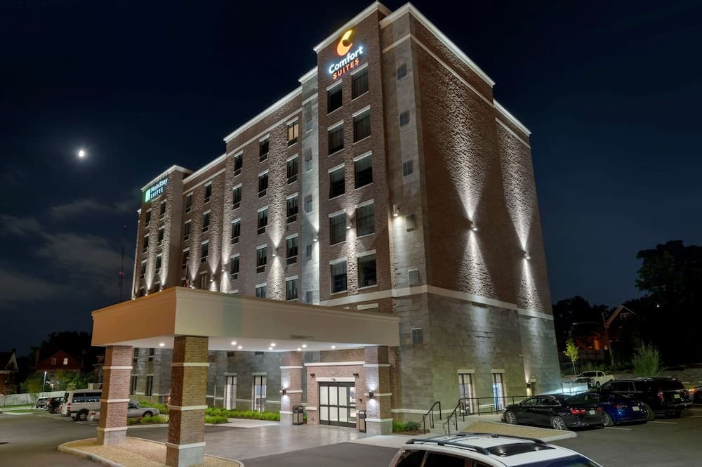 Comfort Suites Cincinnati University - Downtown