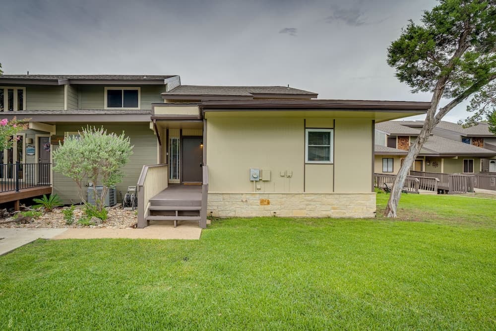 Modern Point Venture Vacation Rental w/ Deck!