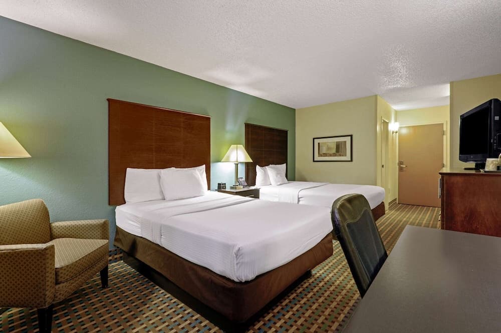 La Quinta Inn by Wyndham Columbia SE / Fort Jackson