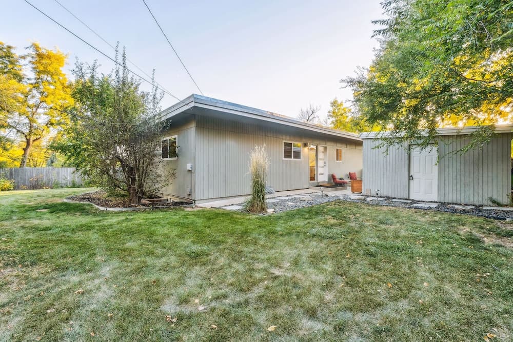 Lovely Centennial Home - 1 Mi to Southglenn Mall!