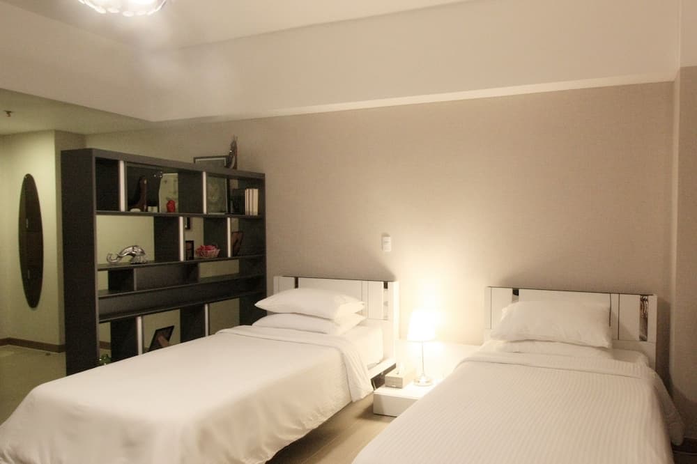 MaxStays Max Style at The Venice Residences