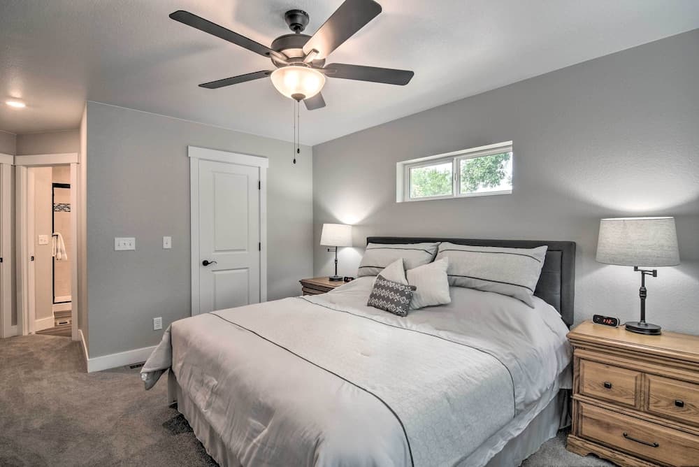 < 1 Mi to Downtown: Gorgeous Loveland Townhome!