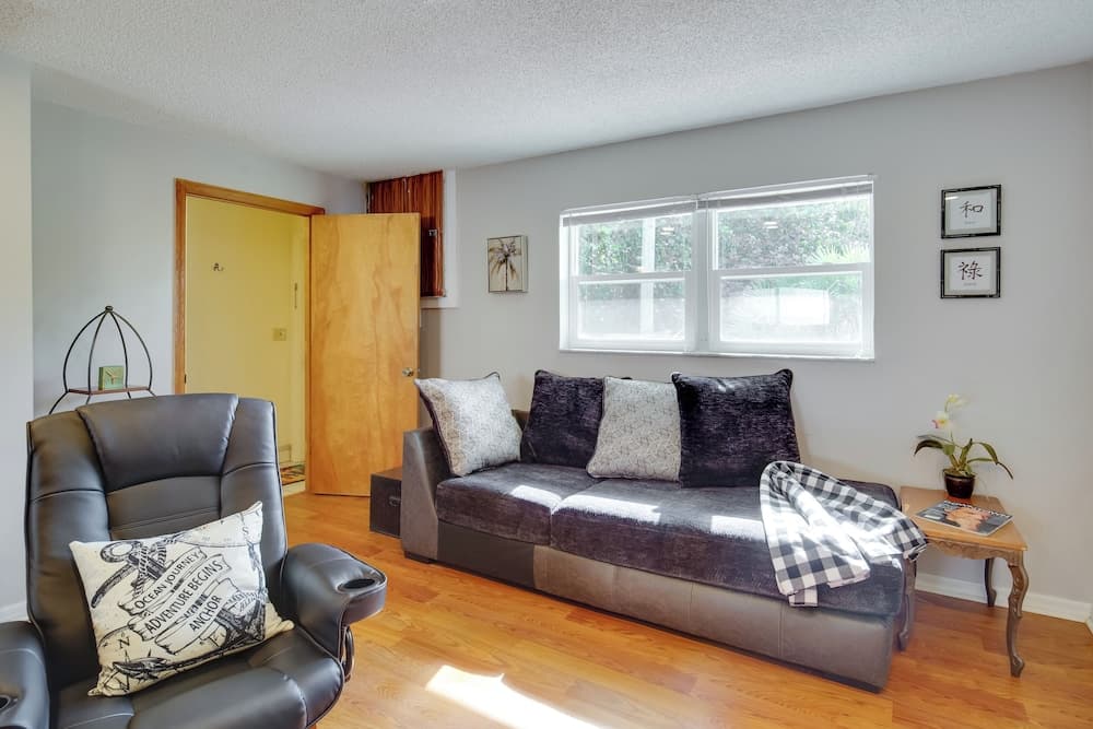 Next to Turtle Preserve: Oceanside Florida Retreat
