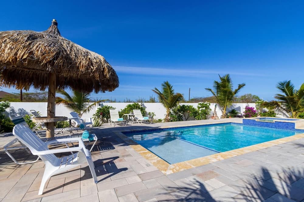Beautiful 3br2 5BA Villa w Pool Close 2 Baby Beach