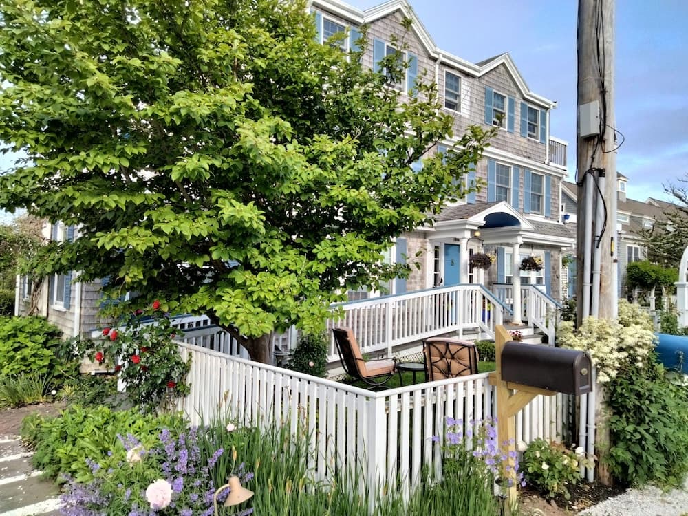 An English Garden Bed & Breakfast