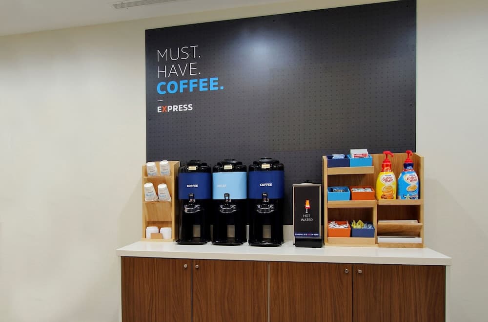 Holiday Inn Express & Suites Alabaster by IHG