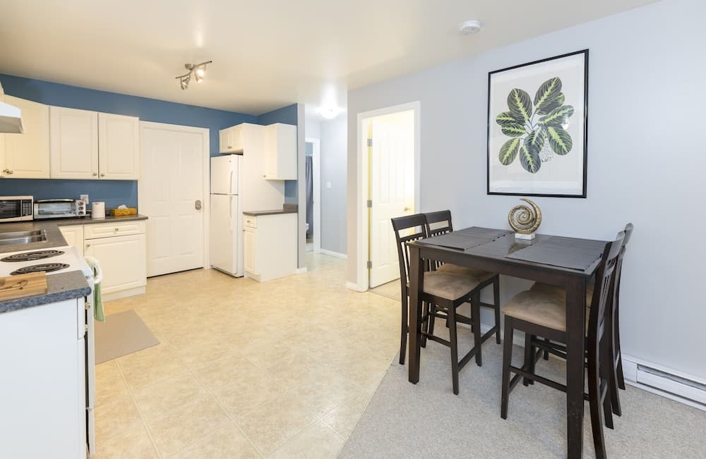 2298 Setchfield Ave