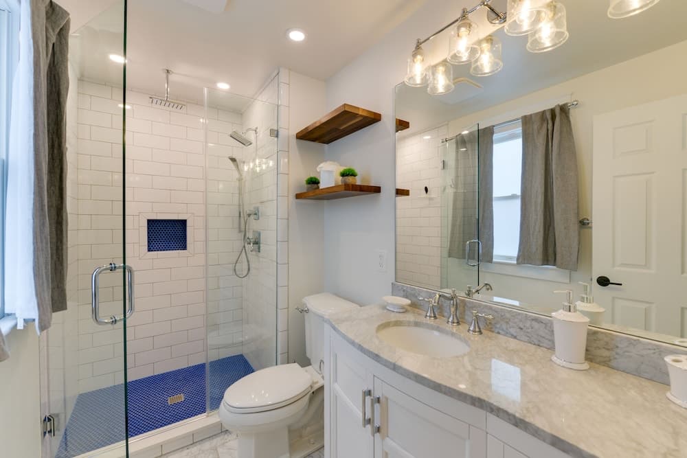 Avalon Vacation Rental w/ Porch & Grill!