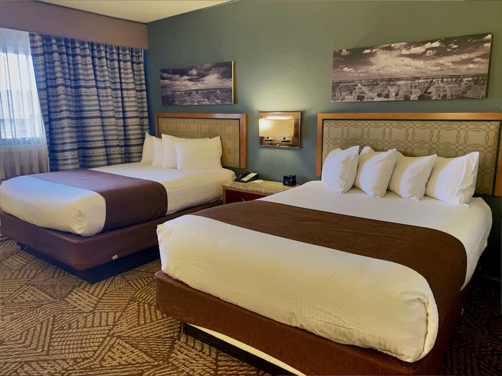 Kachina Lodge - Inside the Park