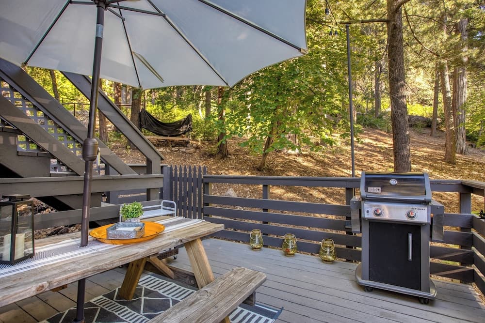 A-frame Retreat Chic and Modern Forest Views, Hammock, Outdoor Dining, Decks