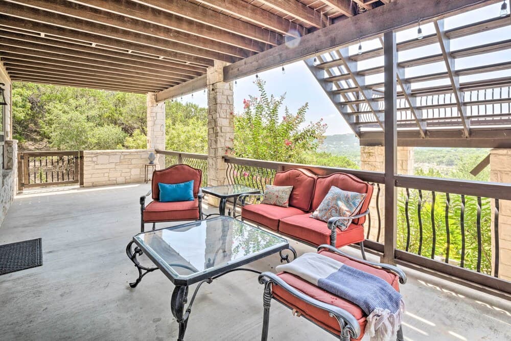 Jonestown House on Hill w/ Lake Travis Views!