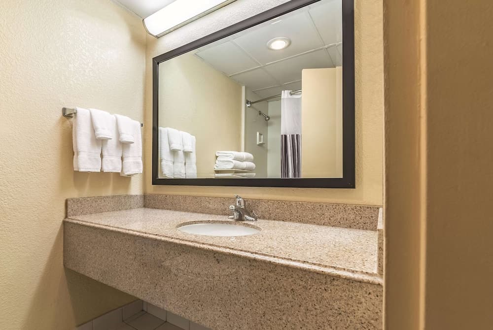 Ramada by Wyndham Fairfield NJ