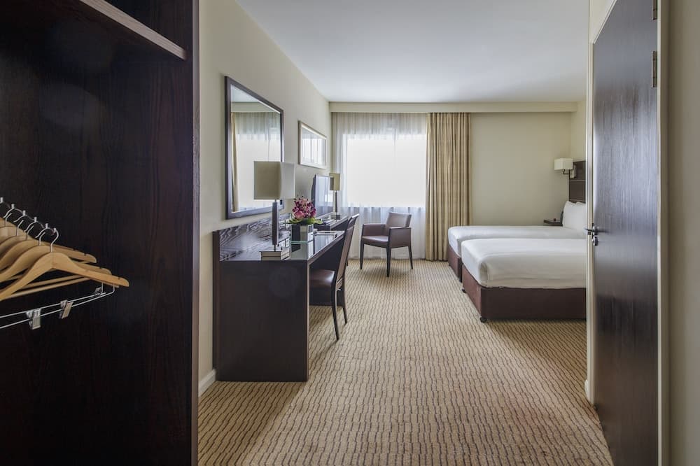DoubleTree by Hilton London Heathrow Airport