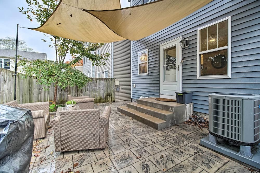 Downtown Fredericksburg Home w/ Large Patio!
