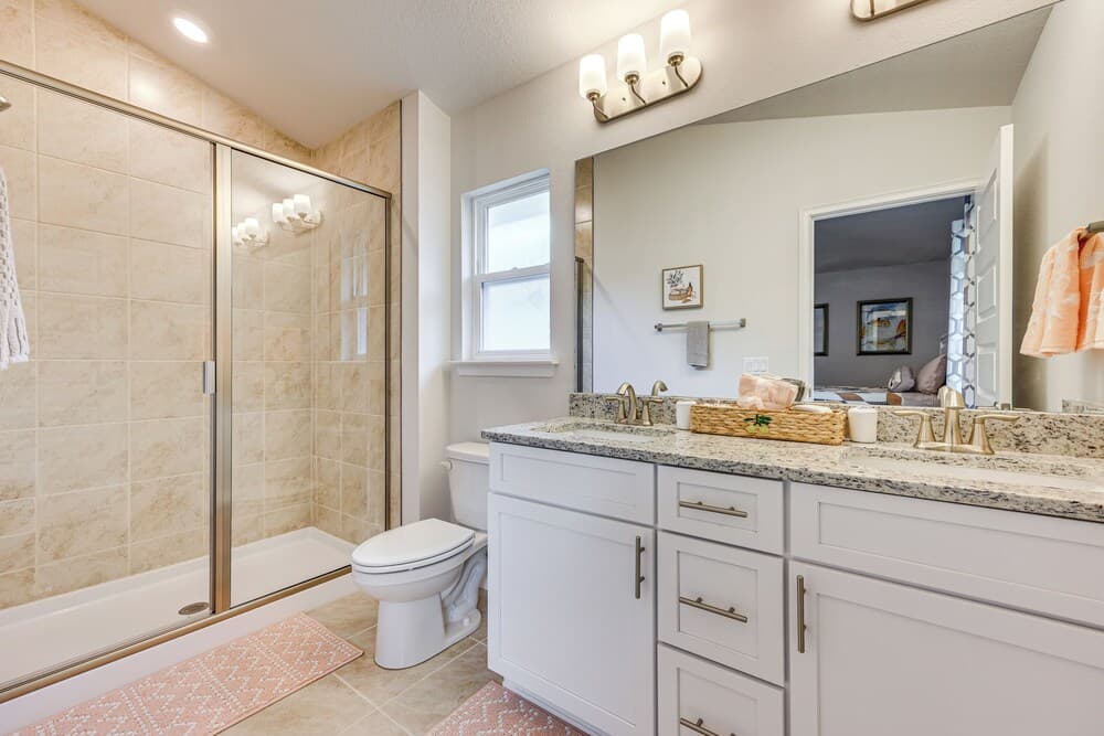 15 Mi to UF: Home w/ Furnished Porch in Alachua!