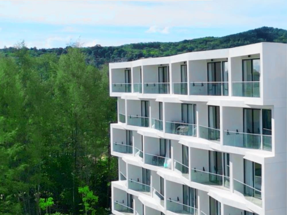 Laya Suites & Residences