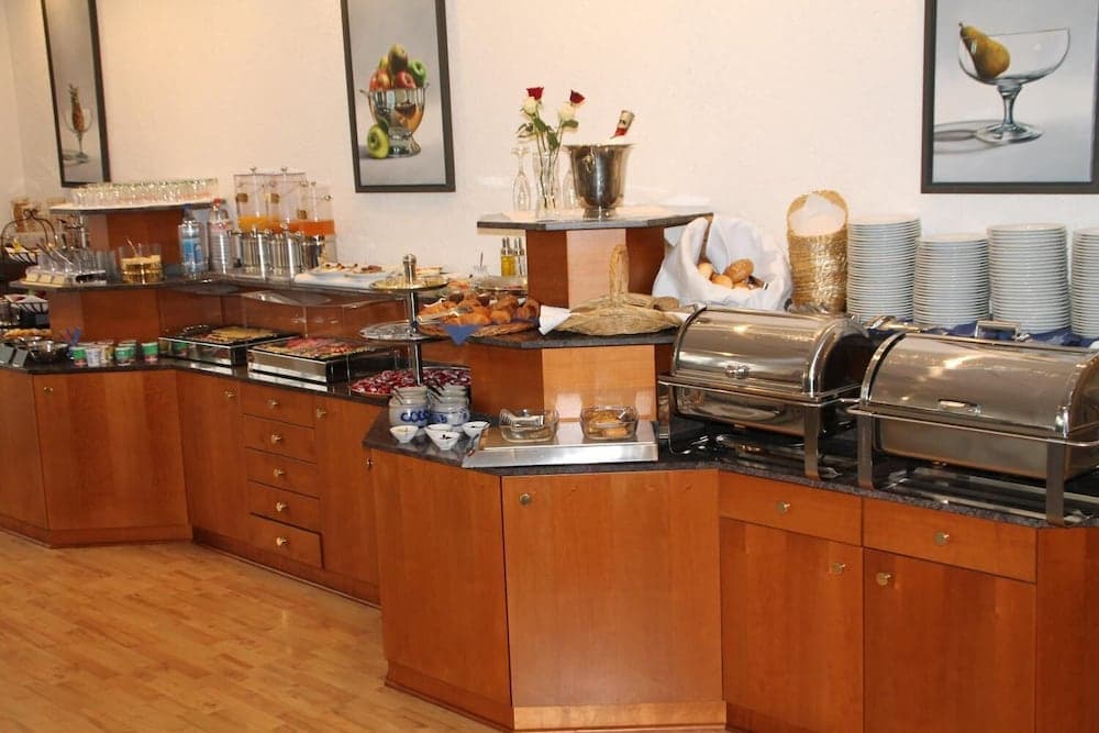 HOTEL RIESENJunior by Trip Inn