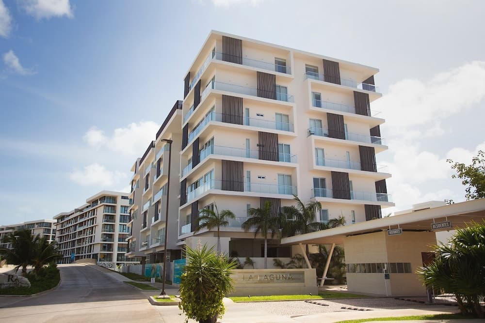 Exclusive Apartment with rooftop pool