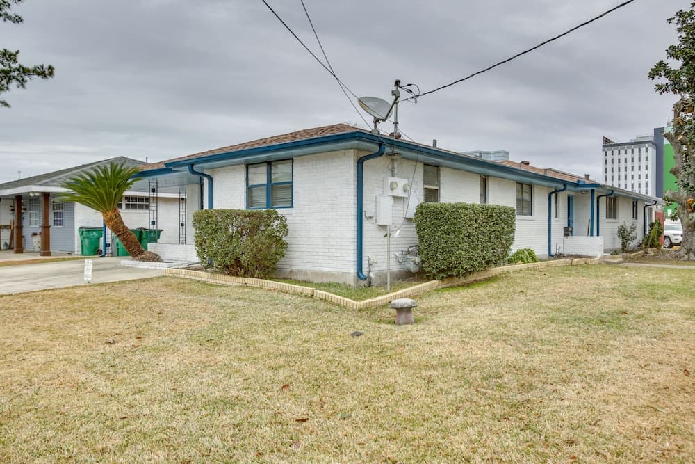 5 Mi to City Park: New Orleans Area Home