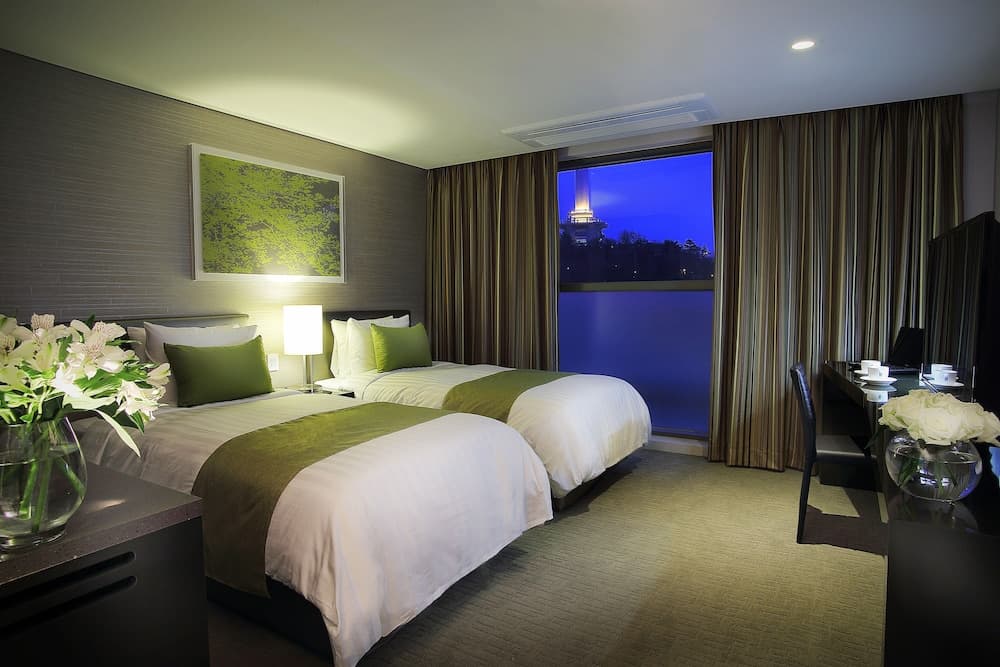 hotel room