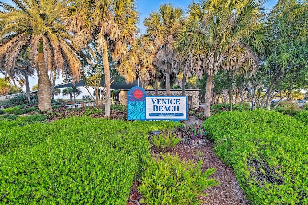 Updated Apartment Walking Distance to Venice Beach