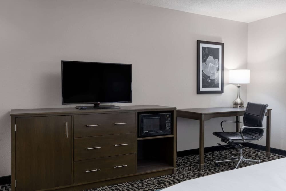 La Quinta Inn & Suites by Wyndham Covington