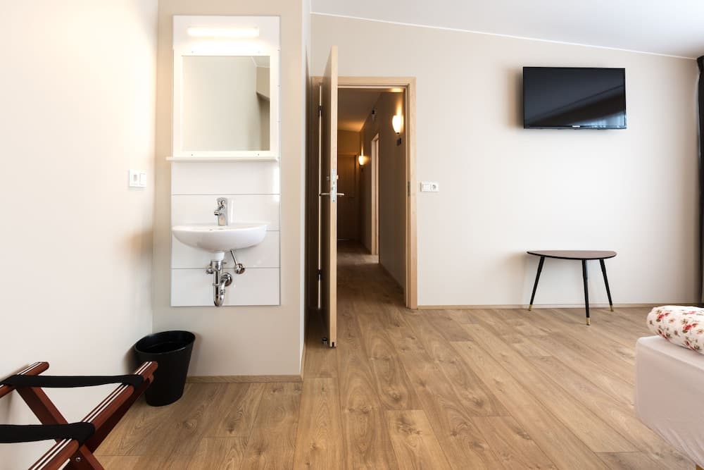 Guesthouse Garun, Skolavellir