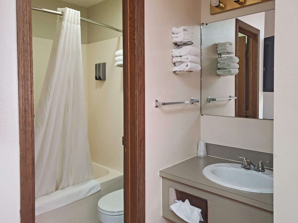 Rodeway Inn Buffalo