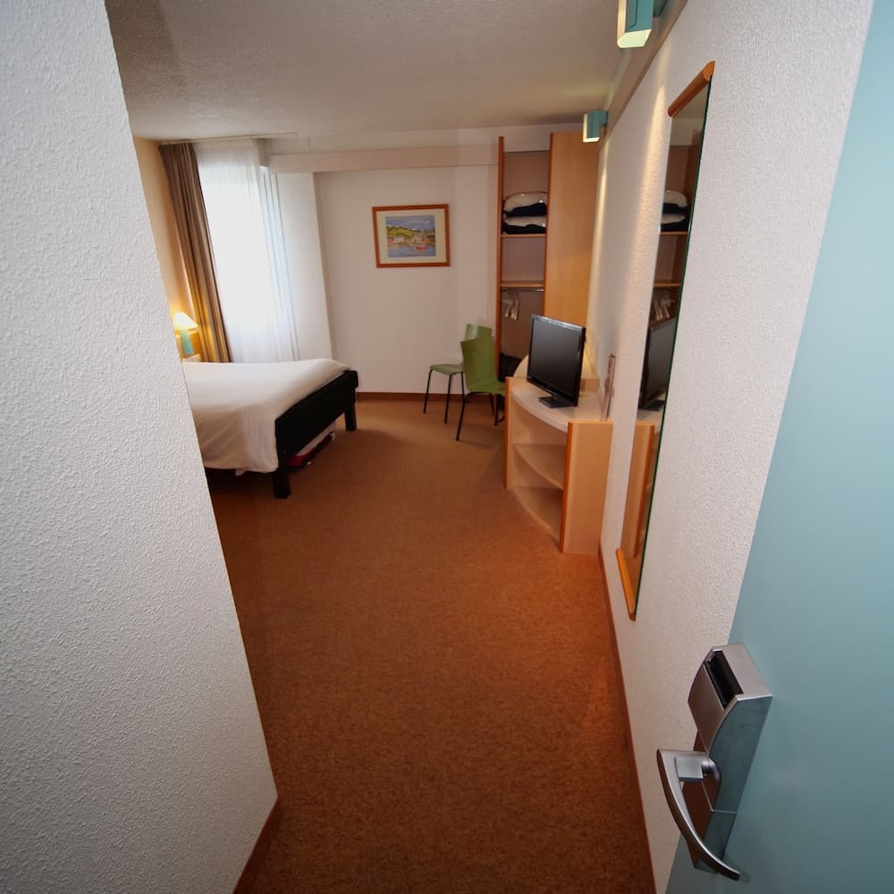 ibis Chartres Ouest Luce