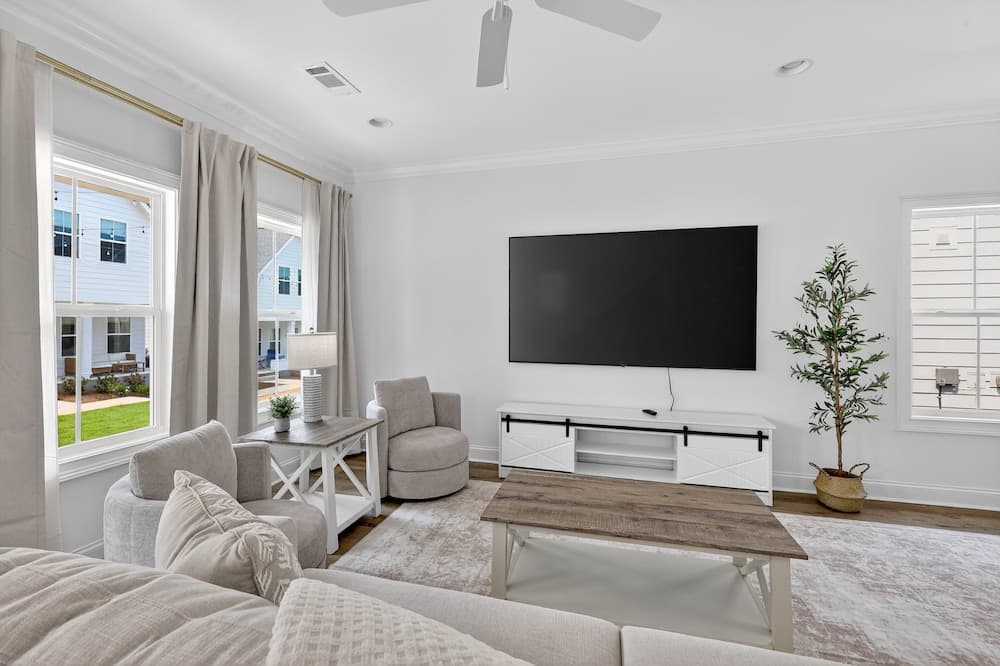 Auburn Gameday Getaway 2 Bedroom Condo