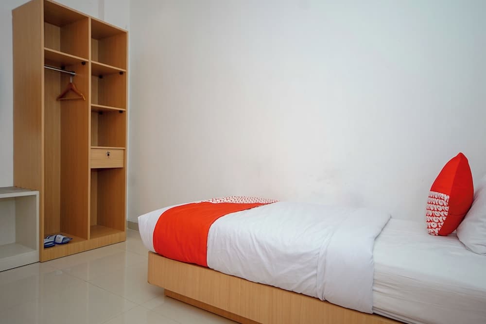 Townhouse Oak Palembang near Palembang Golf Club formerly KR Hotel
