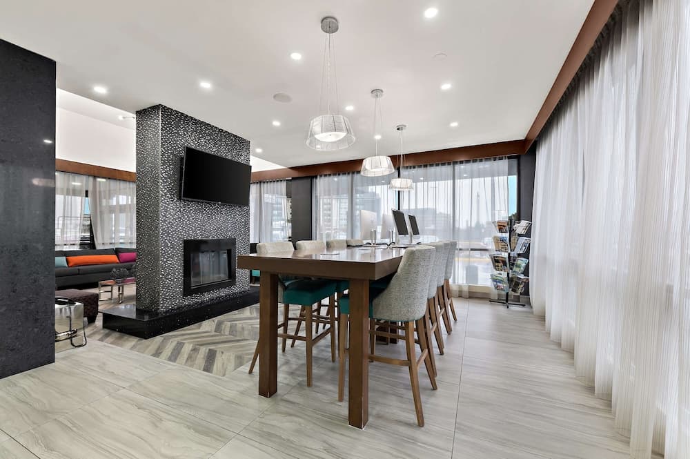 Best Western Plus Toronto North York Hotel & Suites