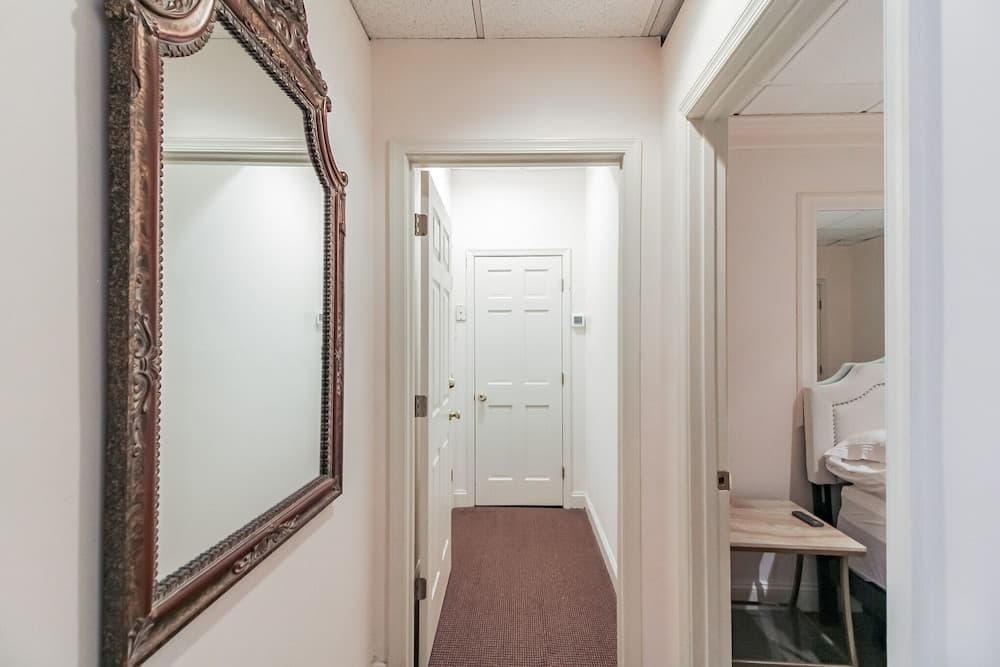 Tranquil Getaway In Gated Community - Free Wifi And Laptop-friendly Workspace 1 Bedroom Condo by Redawning