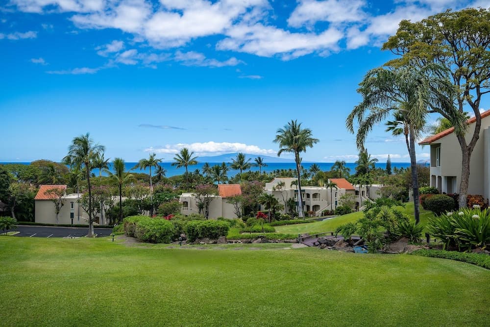 Tropical Paradise in Luxurious 1br, 2ba Ground Floor Unit, Garden View, Palms 801