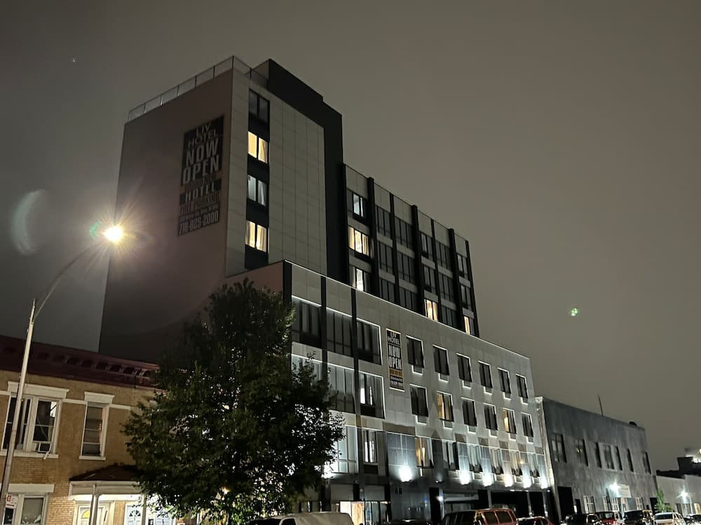 LIV Hotel Bronx - Newly Built