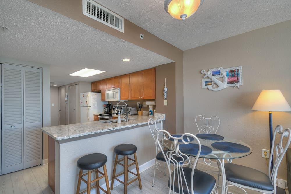 Roxanne Towers by Elliott Beach Rentals