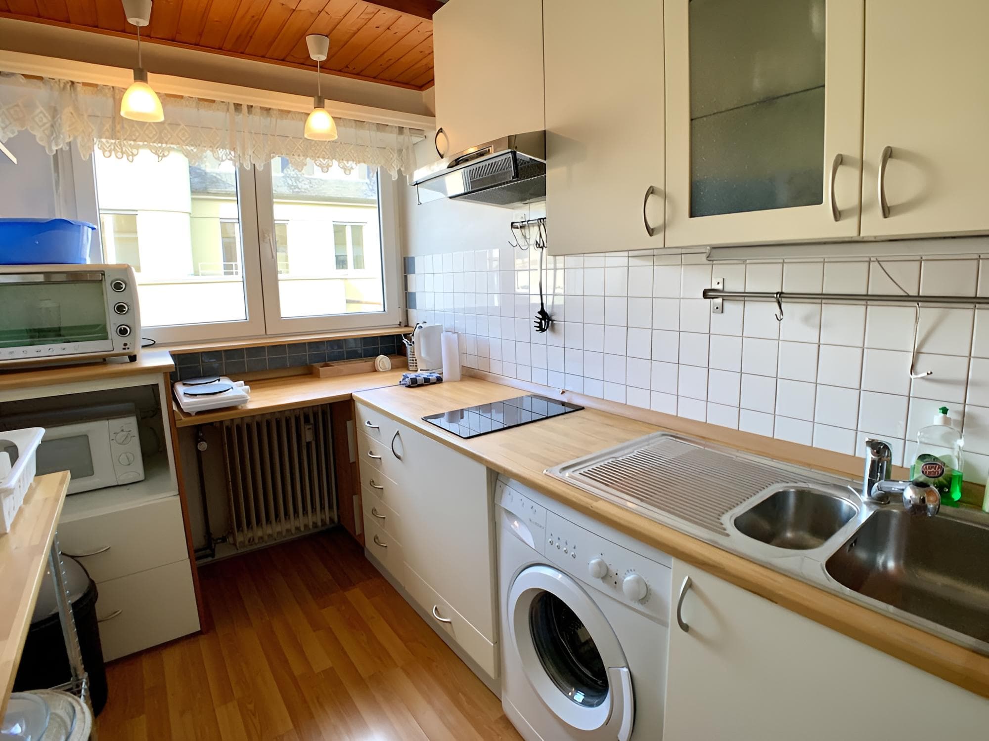 Bright 1BR Apartment City Center