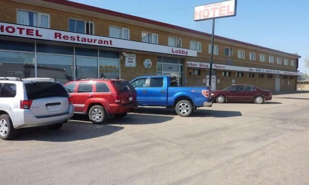 Ramada by Wyndham West Edmonton Hotel & Suites