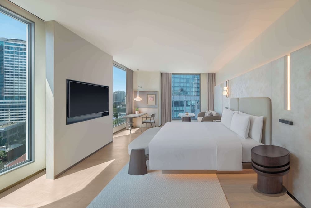 Kromo Bangkok, Curio Collection By Hilton