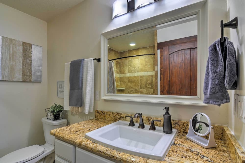 Luxe Home ~ 2 Mi to Bryce Canyon National Park!