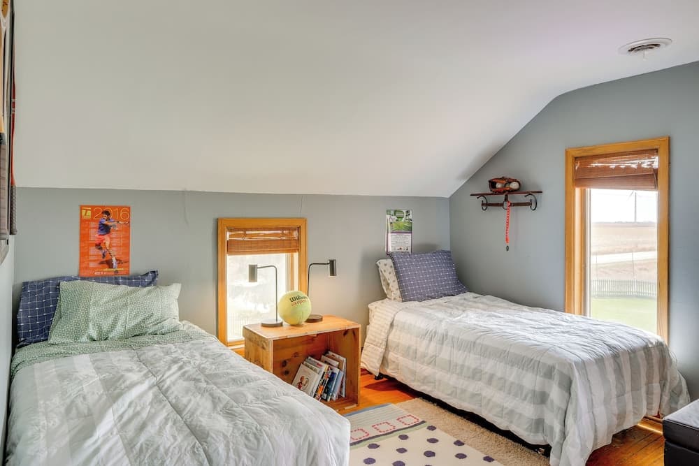 Tennis Court & Deck: Pet-friendly Charles City Gem