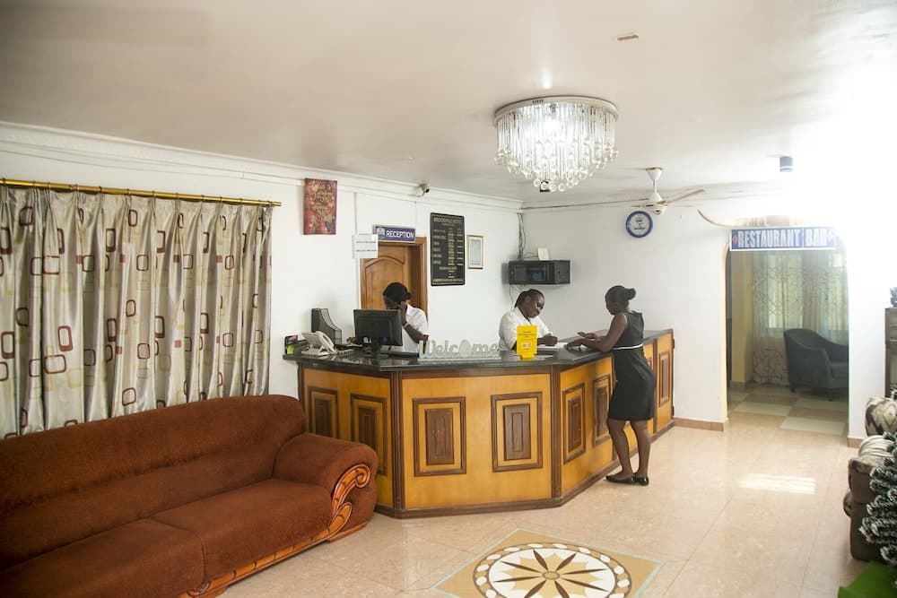 BROOKVALE HOTEL