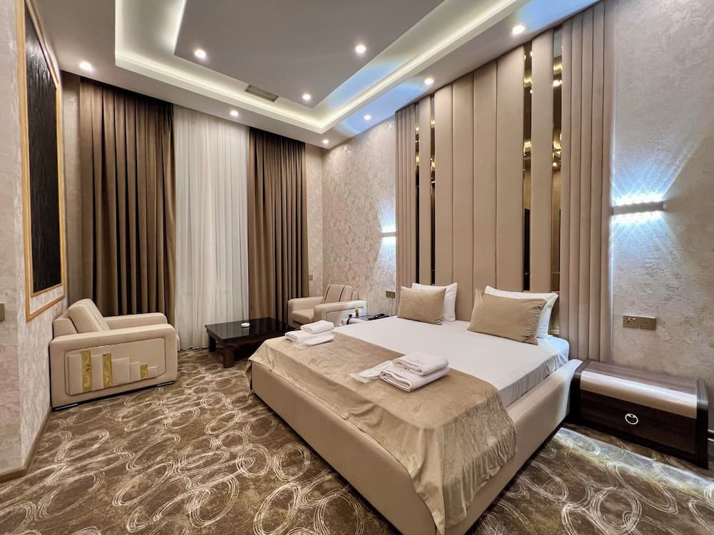Royal Mansion Hotel