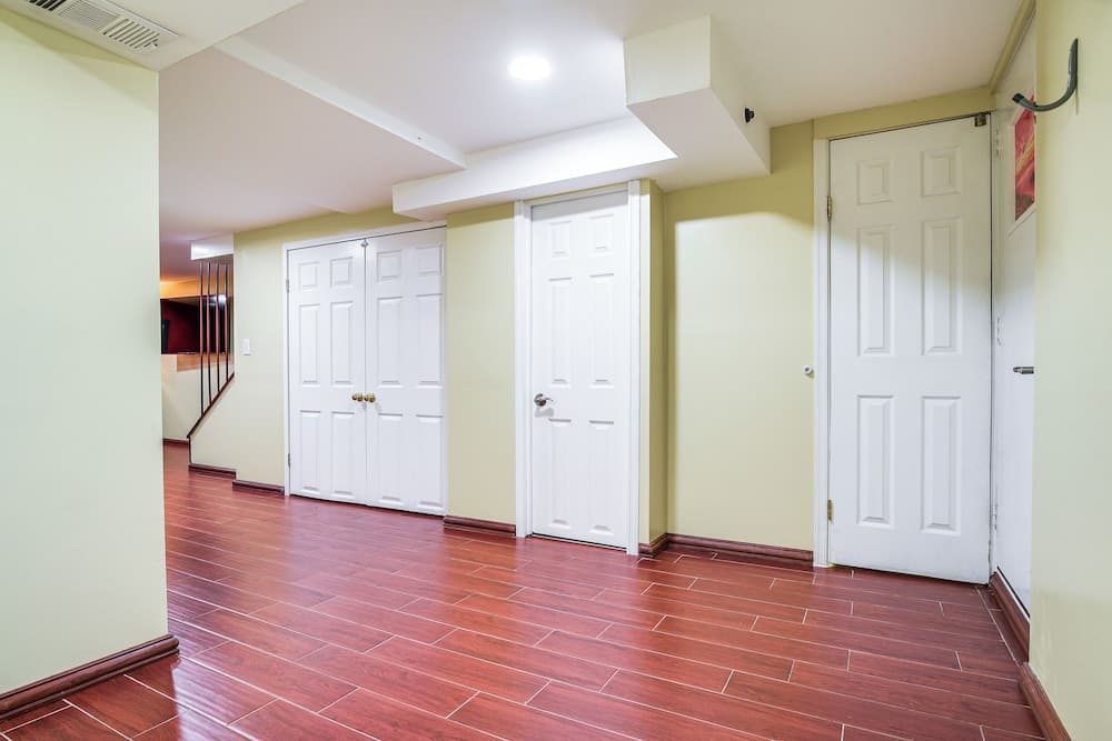 11 Mi to Downtown Baltimore: Middle River Townhome